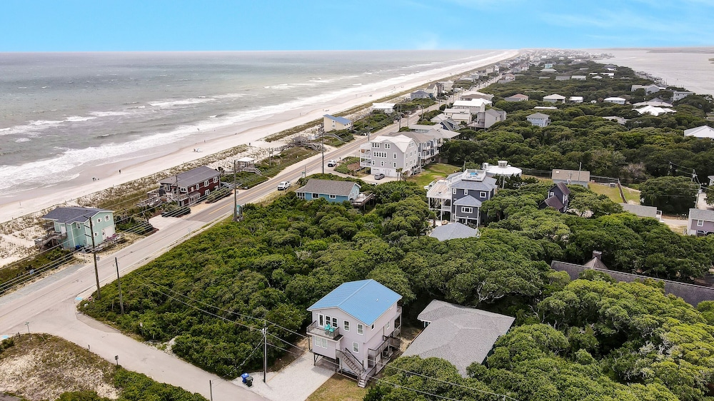 Oceanwatch Cottage by Topsail Realty