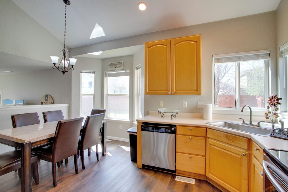 17 Mi to Dtwn Denver: Family Home w/ Private Yard