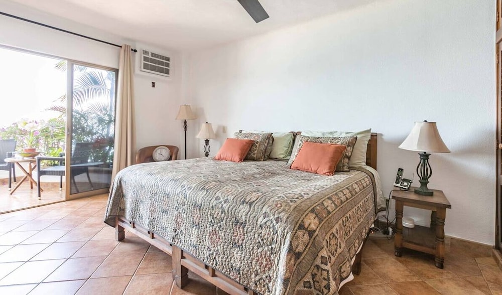 Ocean View 2Br Condo-balcony-beach-pool - 610
