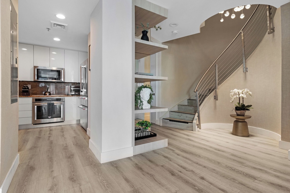 2-Story Brickell Penthouse Free Parking — Miami