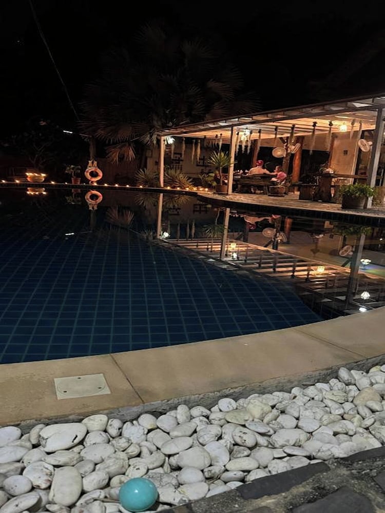 The Forest Hill Cafe & Homestay