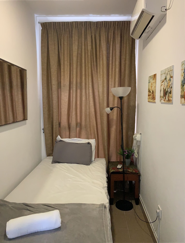 Lux Desaru Villa