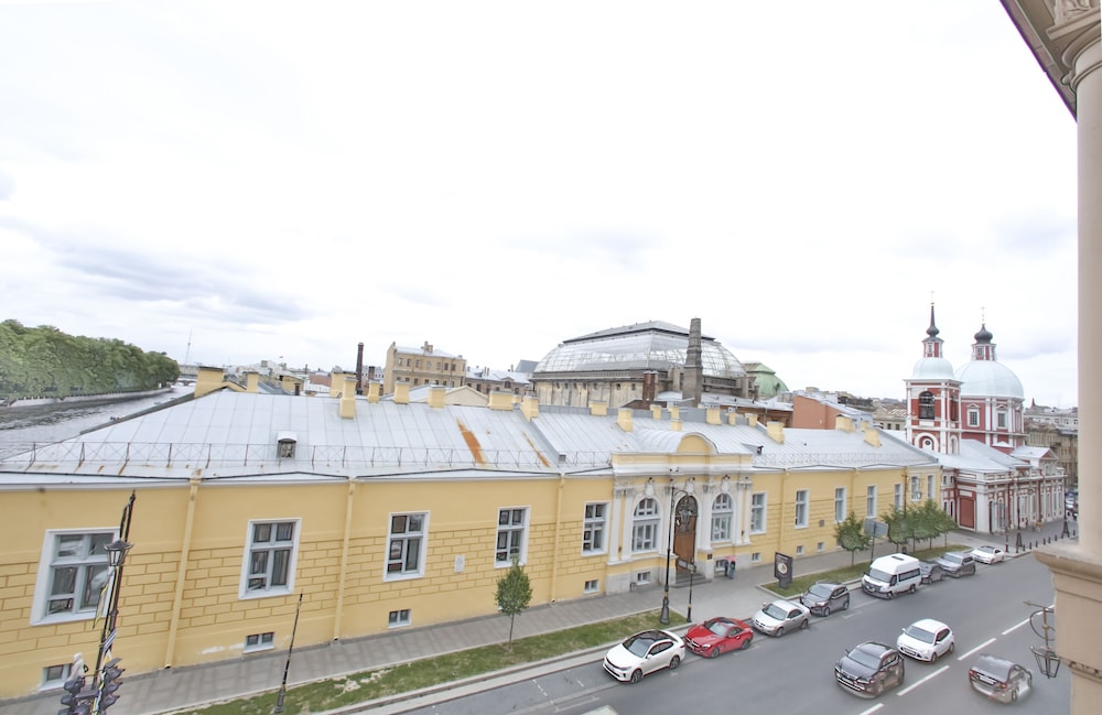 Apartments on Fontanka 12 view 4