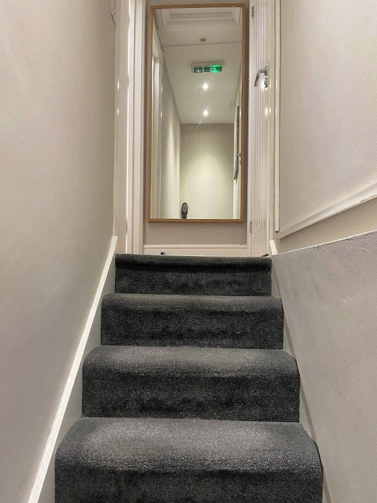 Cosy London Home With 2 Bedrooms