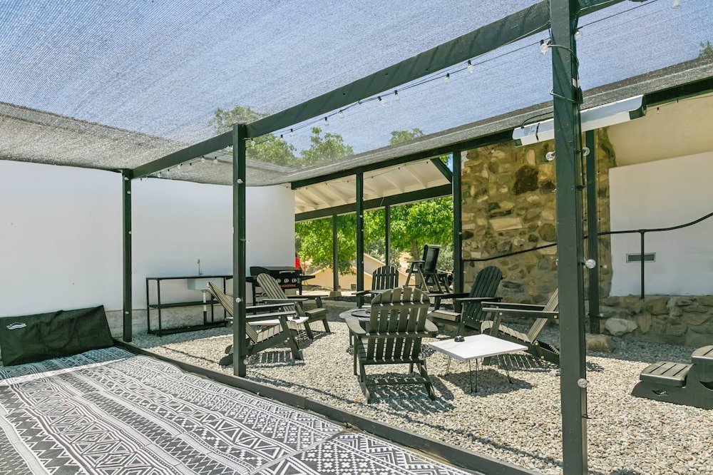 Desert Mountain Escape With Private Hot Tub 1 Bedroom Home