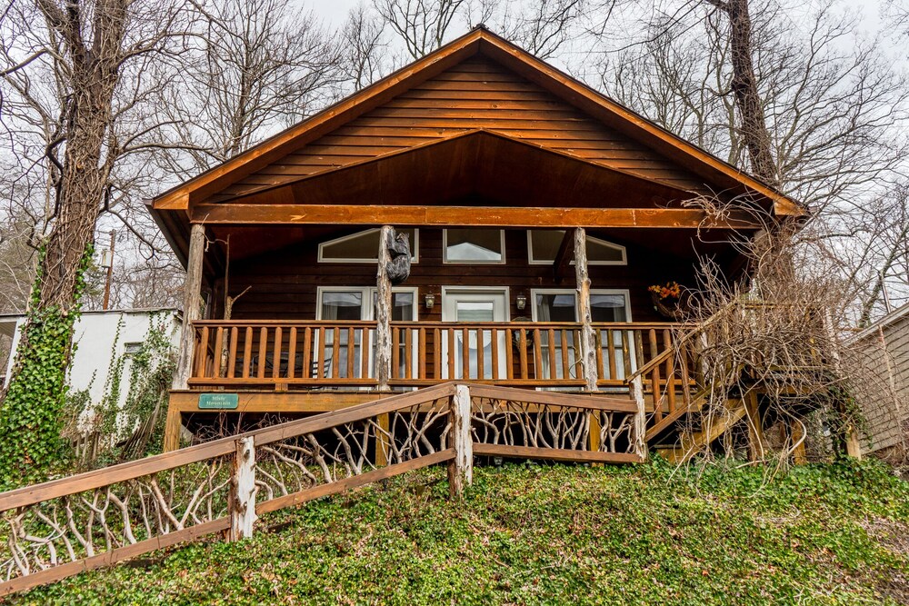 The Chimney Rock Inn & Cottages