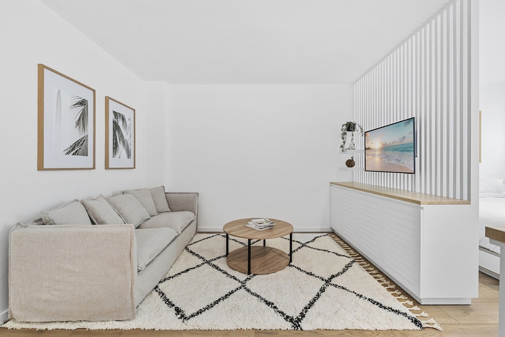 Studio4: Bondi Chic Interiors With Rooftop Pool