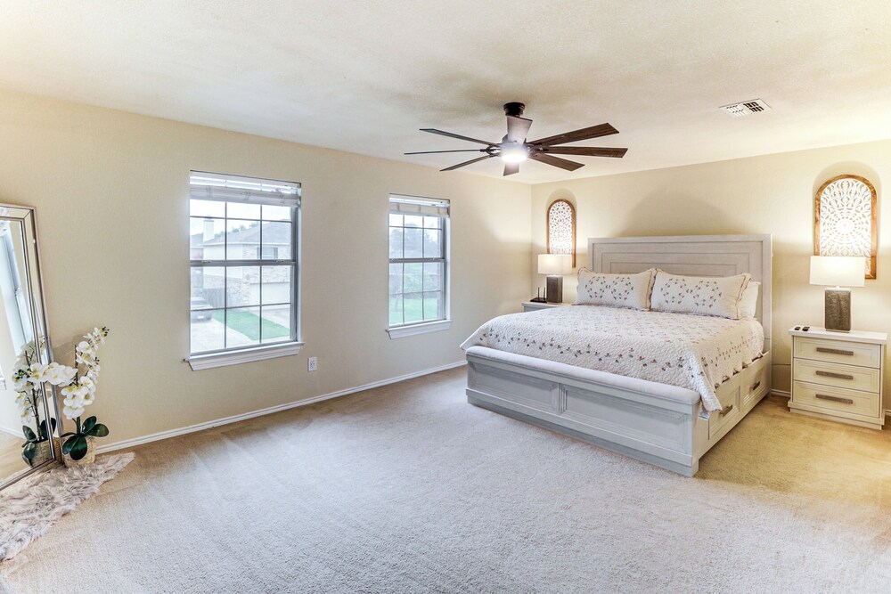 Near At&t Stadium & Six Flags: Texas Family Home!