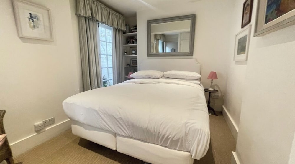 Second nest Chelsea