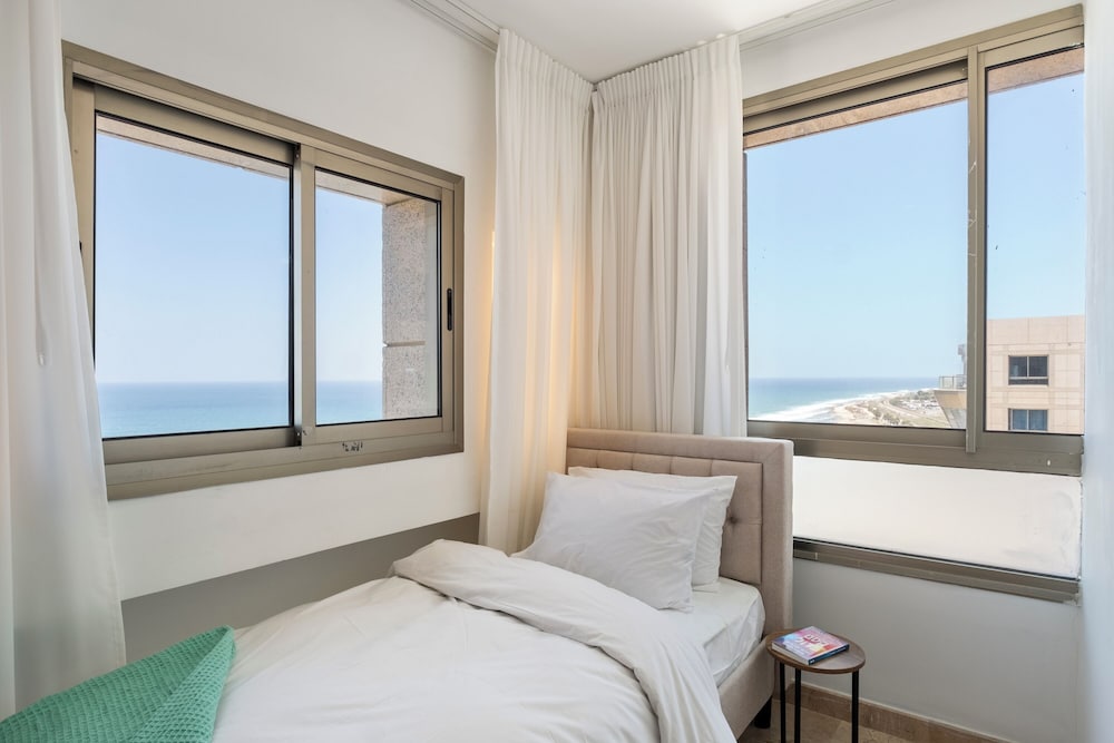 HaCarmel Beach Penthouse by Sea N Rent