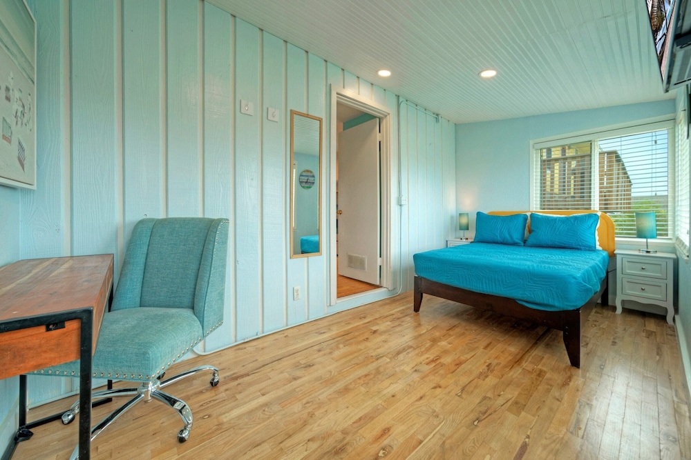 Port A Cottage by Avantstay Private Patio + Deck Designed for Groups view 2
