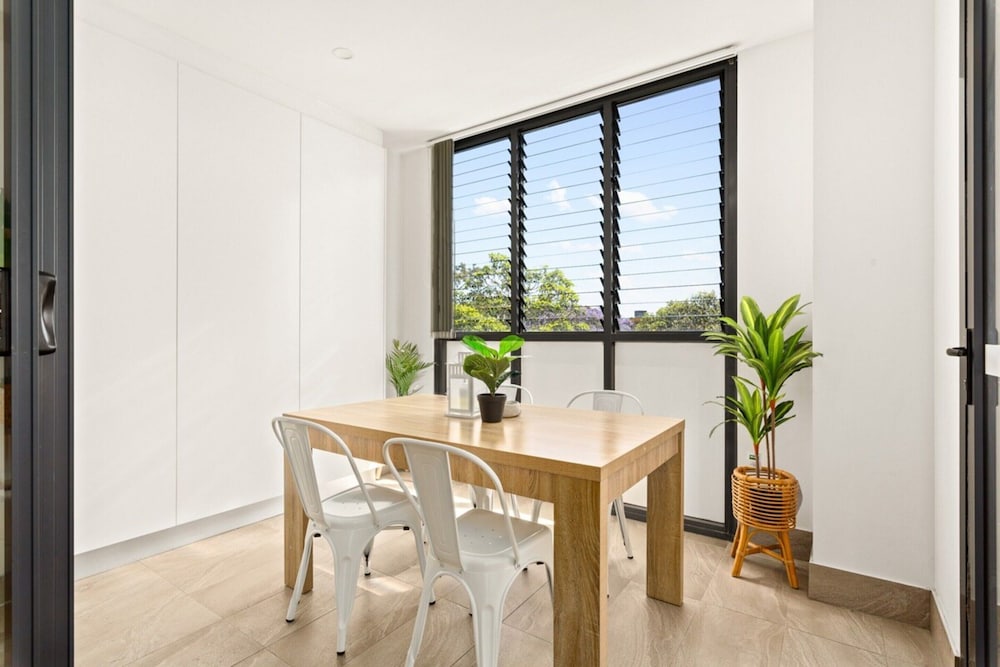 Coastal 2-bed Apartment Near Beach