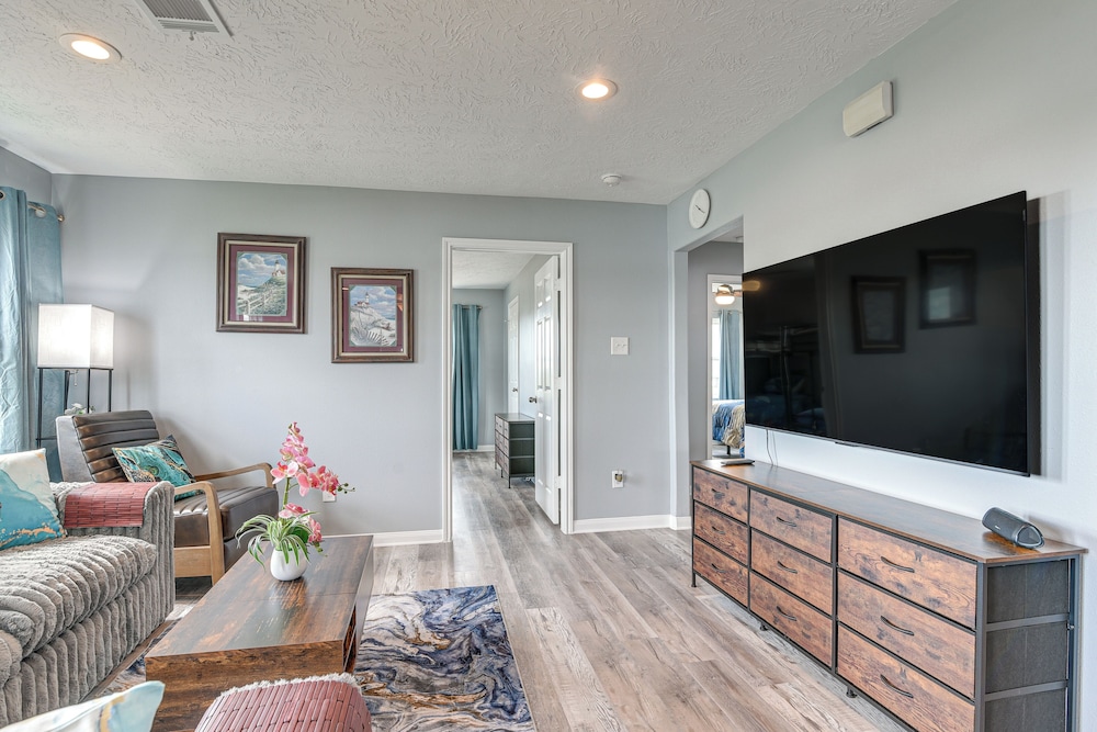 Private Home on Lagoon w/ Views in Hitchcock!