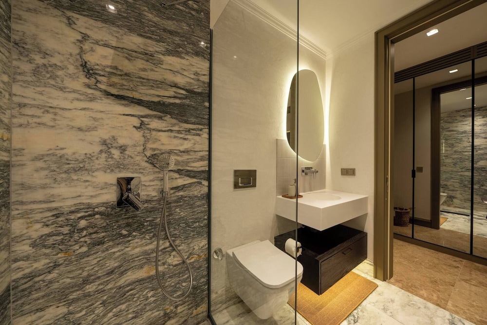 Hills Deluxe - Relaxed Luxury in Style and Serenity view 5
