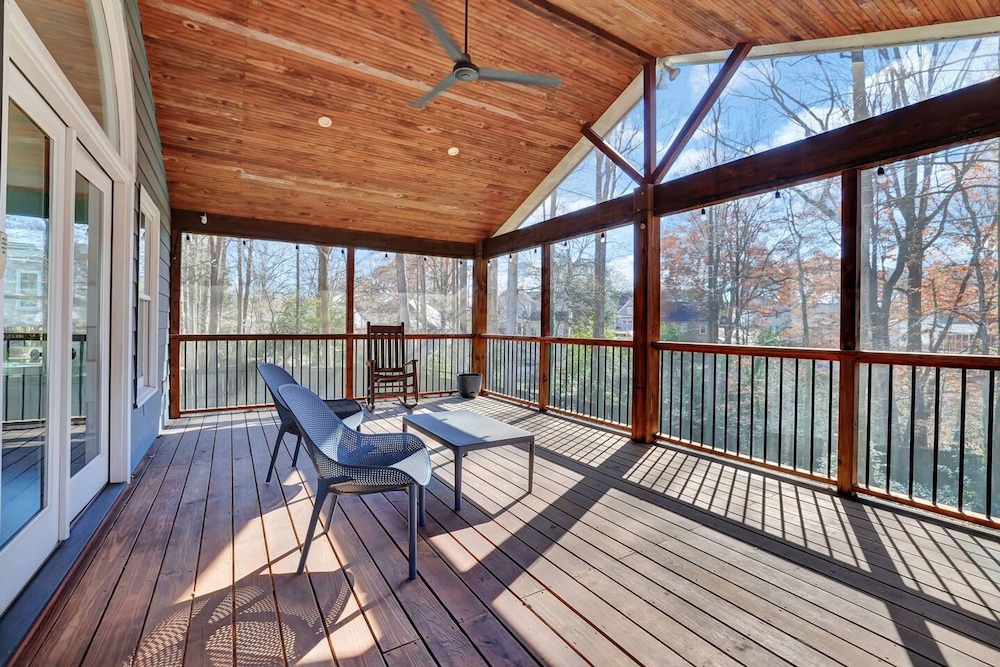 Chamblee Retreat 3BR Home w Spacious Porch