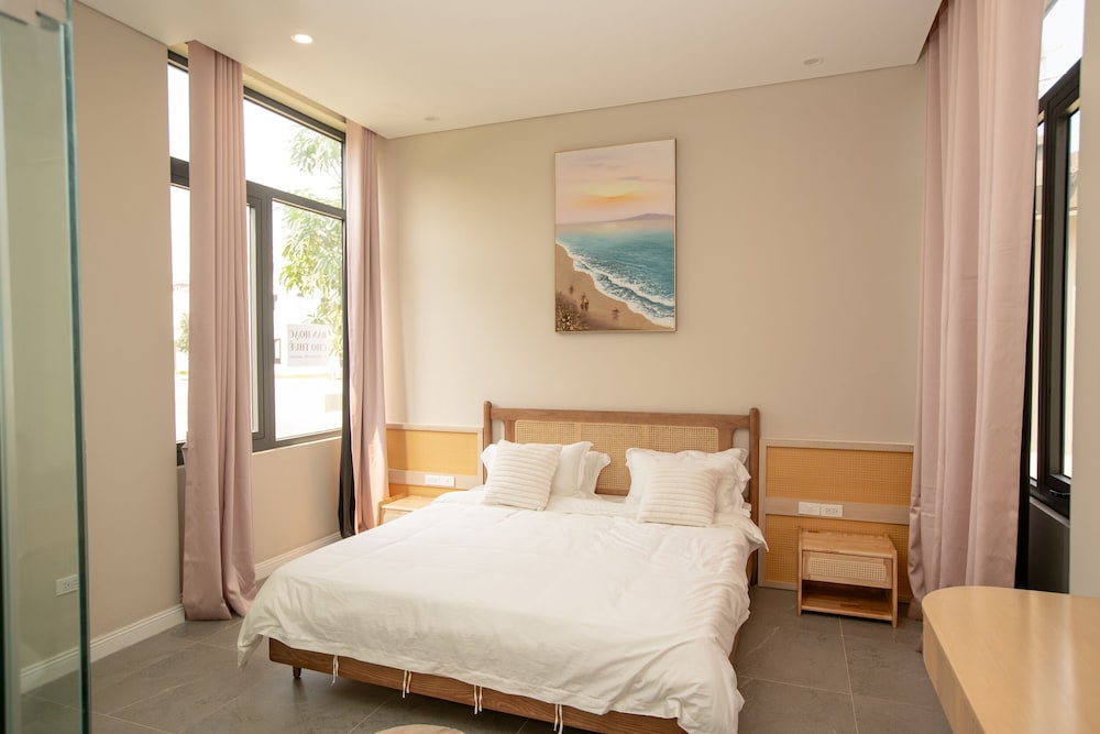 Solar LuxStay Villa - Long Beach