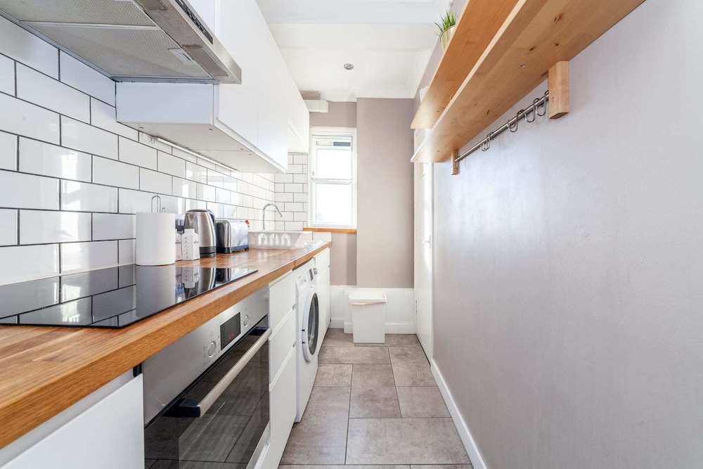 Bright and Cosy Apartment in South London