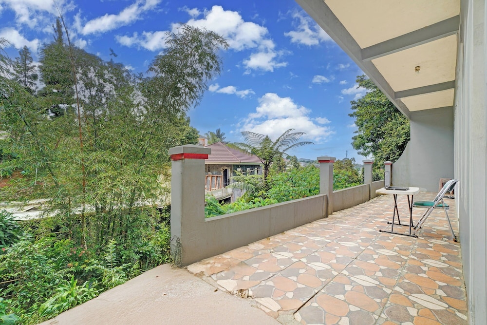 OYO 95065 Villa Ade