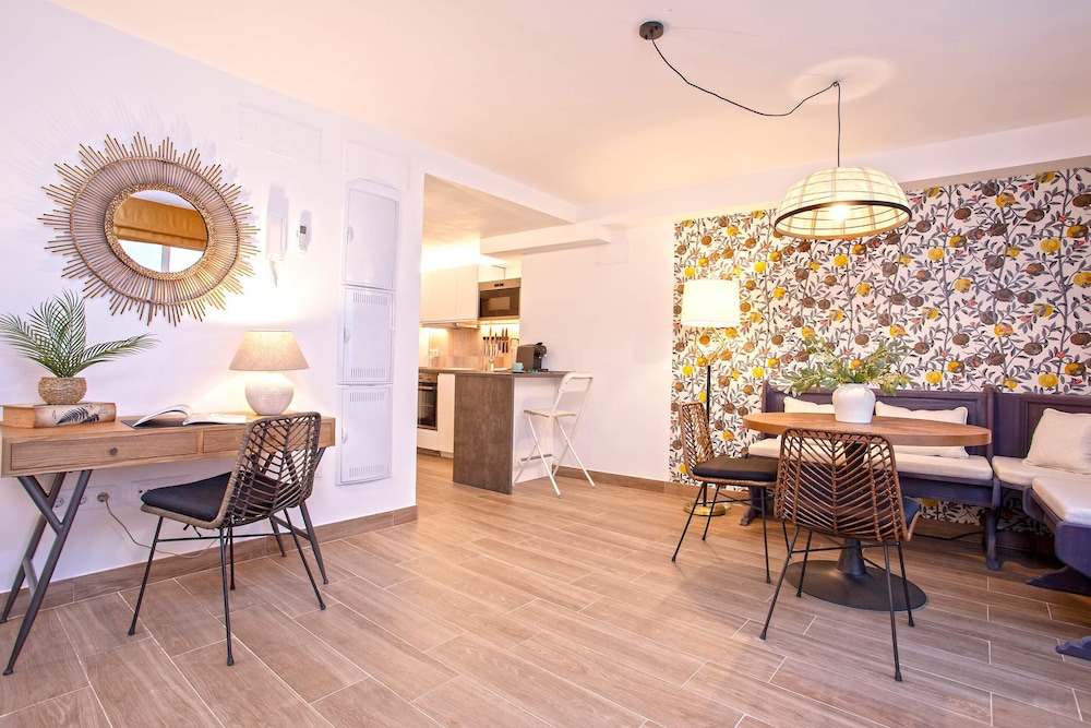 Luxury Apartment in Sevilla Center. Pajaritos III