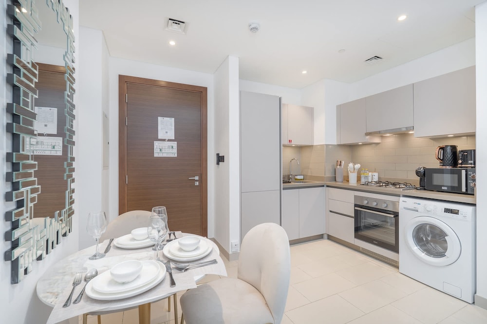 Lavish 1BR Apartment in Sobha Creek Vistas Reserve