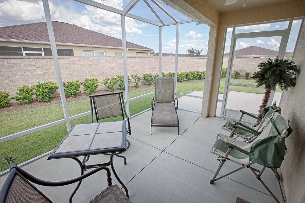 Amberly Court Home 3 Bedroom by The VIR Group