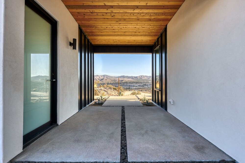 Loft Ledge - Modern Desert Oasis With Hot Tub And Incredible End 3 Bedroom Home by RedAwning view 3