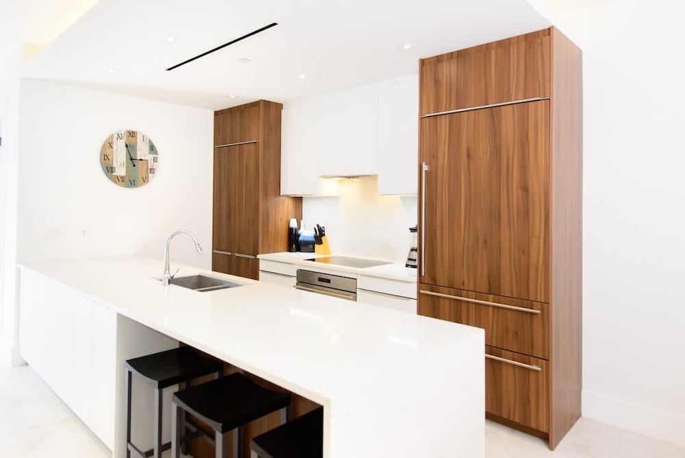 Cable Beach Condo Large Private Patio With BBQ