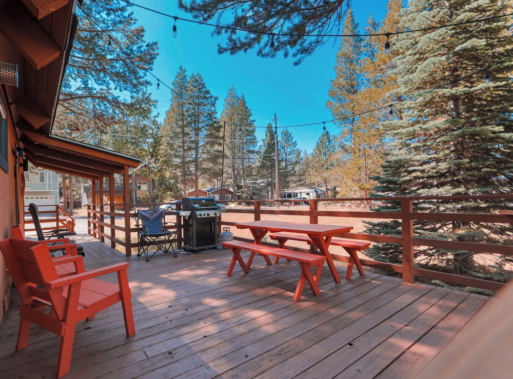 Christmas Valley Chalet Tahoe Adventure Awaits! view 5