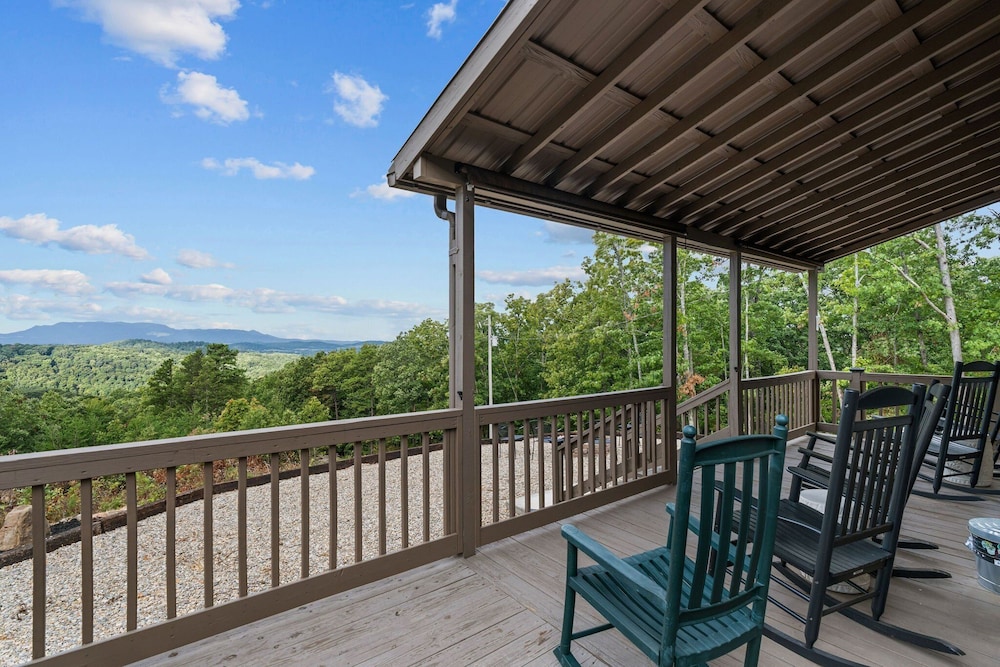 John Wayne View 3 Bedroom Cabin