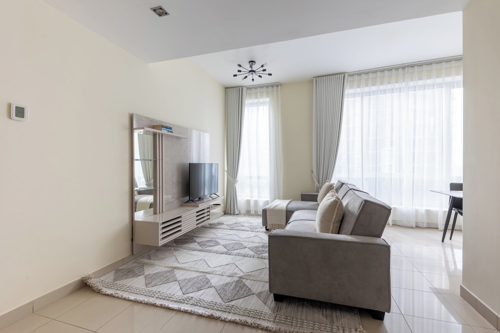 Bright & Cozy Apartment in Dubai Marina