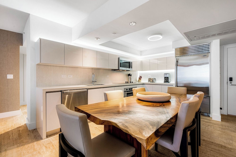 Luxury Vacation Rentals at 1 Hotel & Homes by LRMB