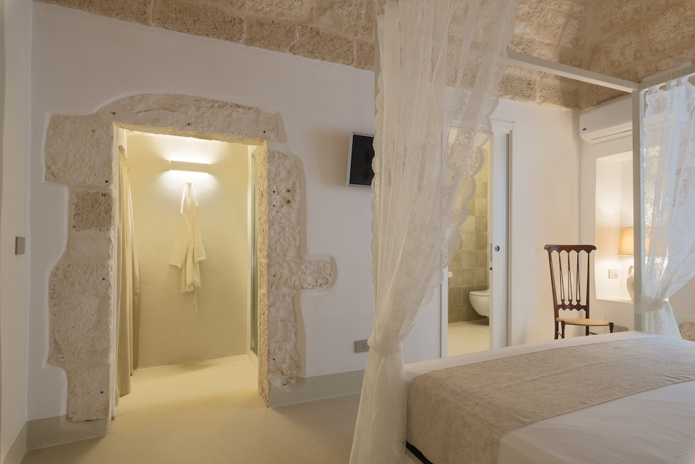 Cementine Traditional Suites