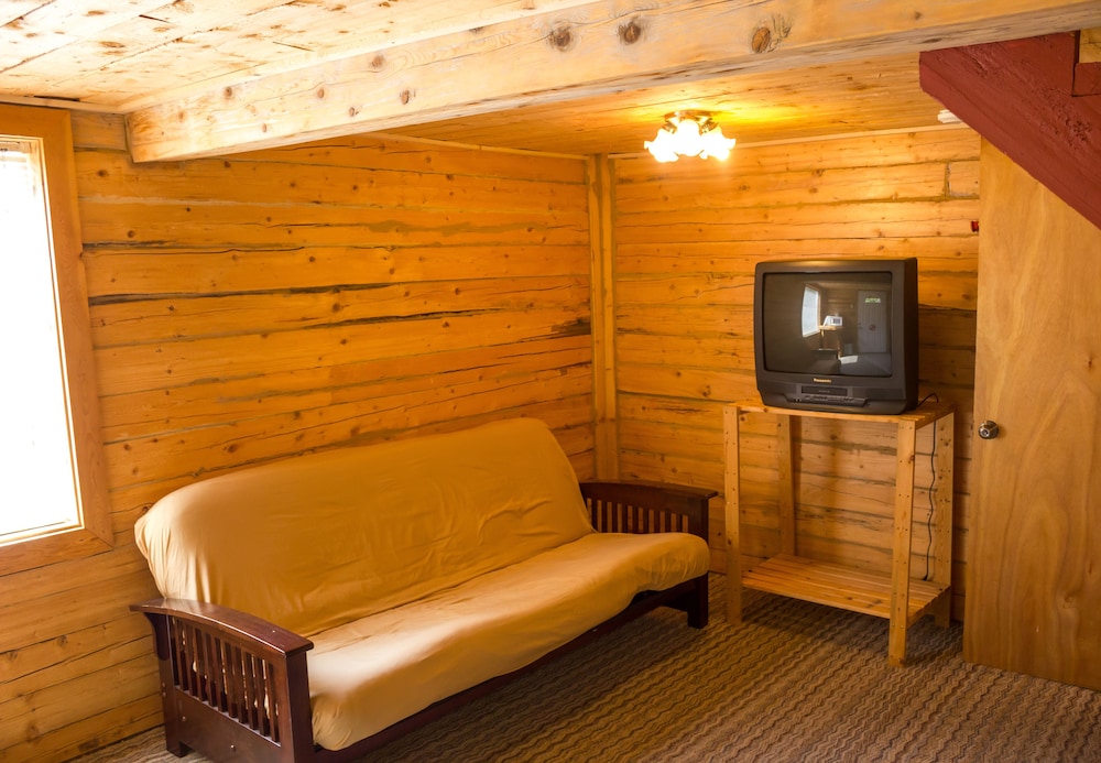 Midnight Sun Log Cabins