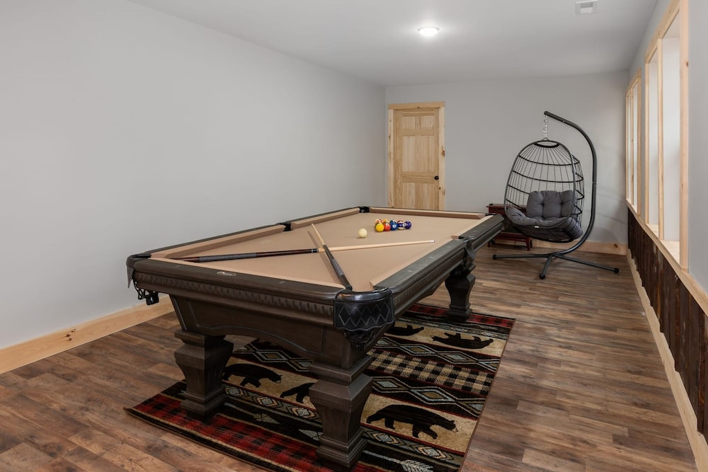 Boone Getaway Dog Friendly Hot Tub Fire Pit