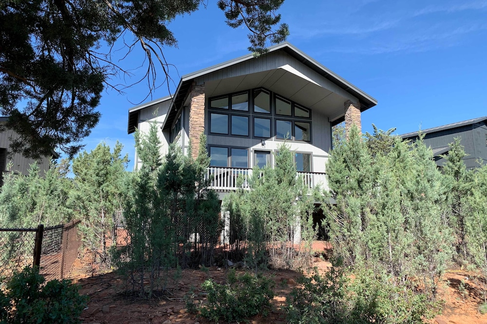 Fireplace, Mogollon Rim Views: Luxury Pine Home view 3