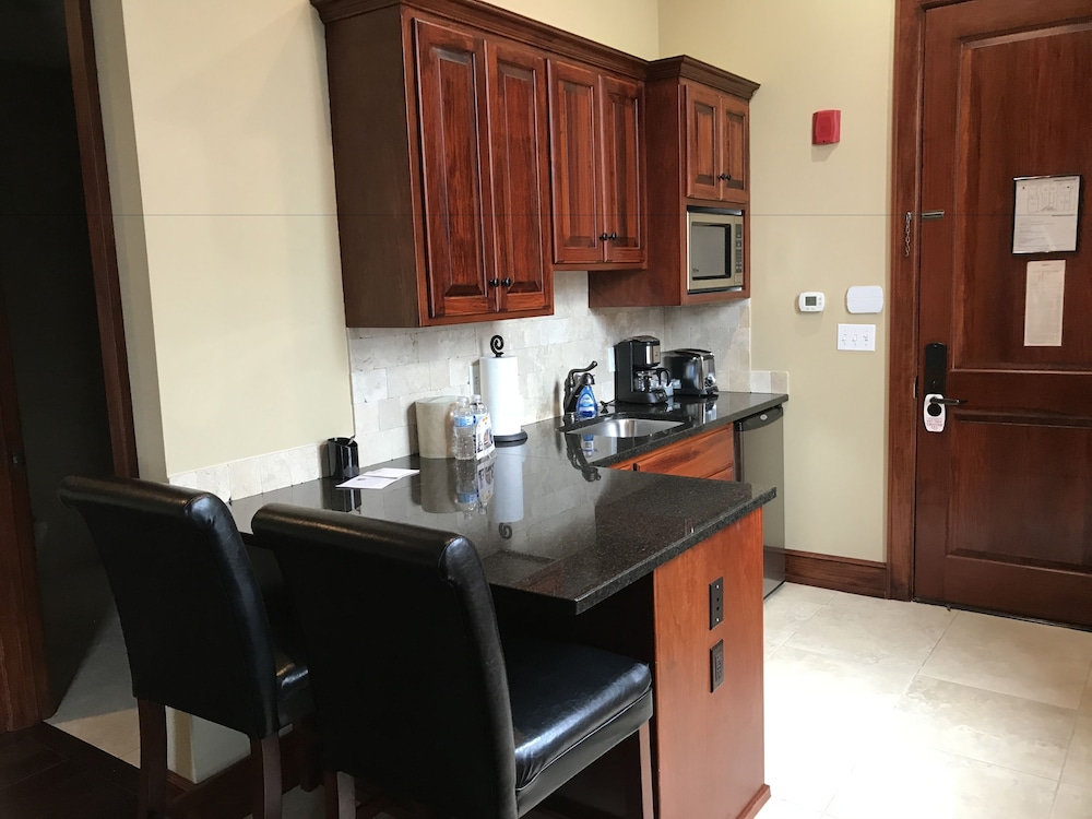 Lawrence Vacations - The Eldridge Hotel - Property Image 40