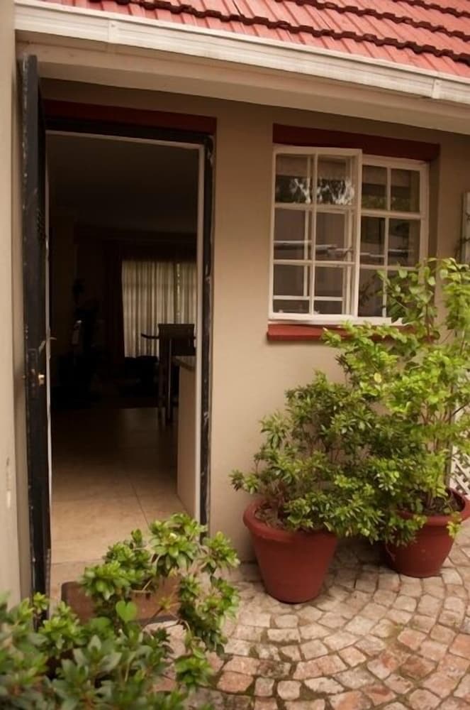 Acacia House