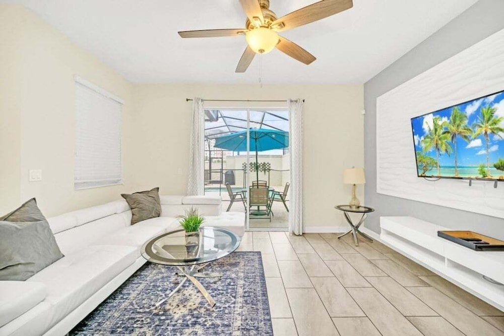 Beautiful Paradise Palms Retreat 4 Bedroom Townhouse