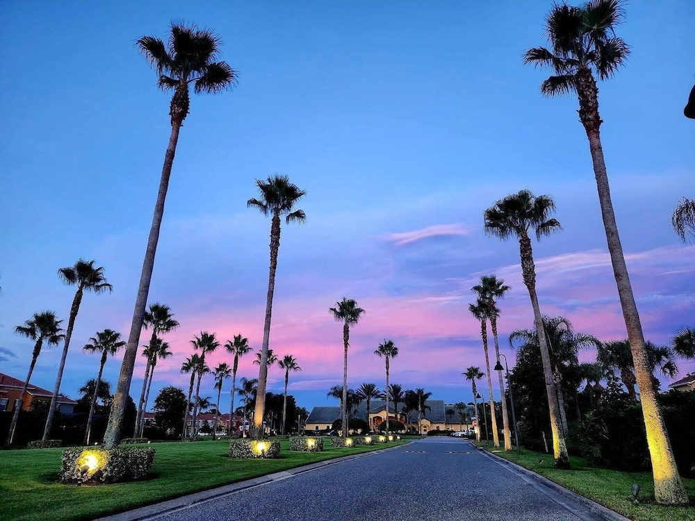 9008 PM - 5BD Serenity Villa: A Paradise Retreat