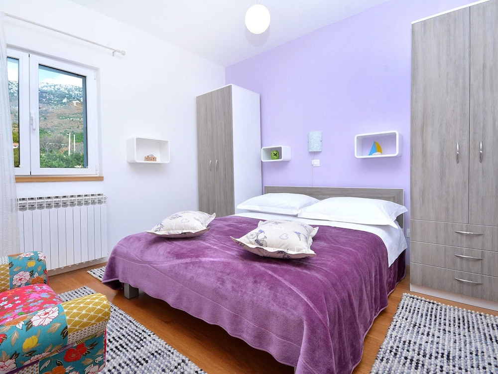 Villa in Kastel Luksic Near the Beach view 2