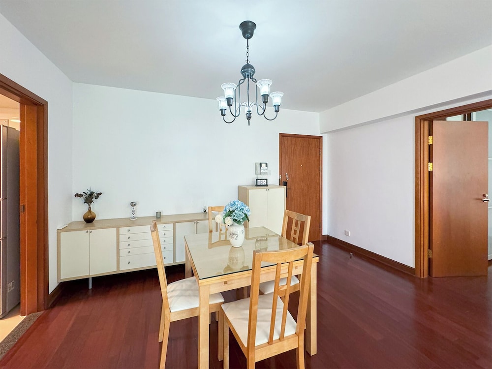 Tyms 2BR Apt Near ITC Xujiahui Line1 11