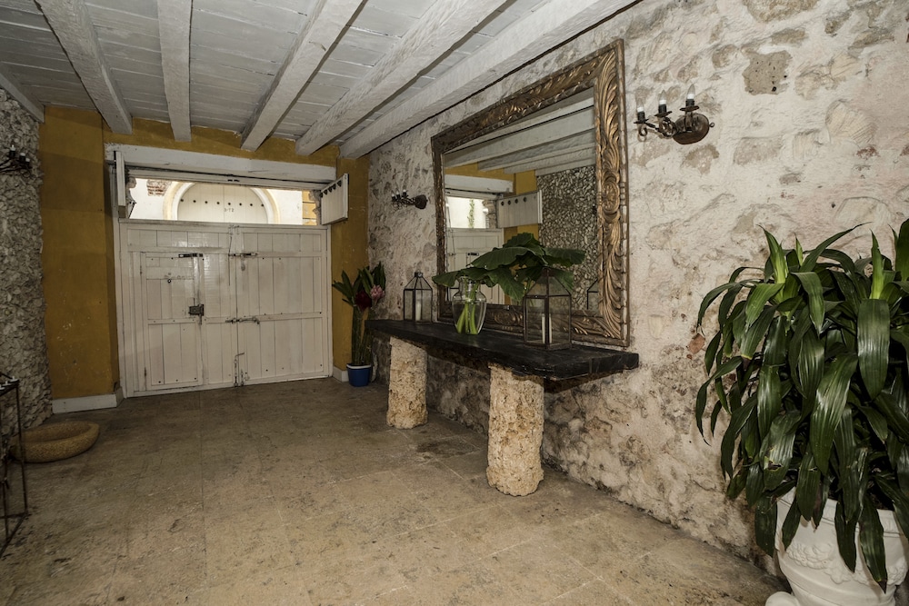 Casa Santo Domingo By Nomad Guru