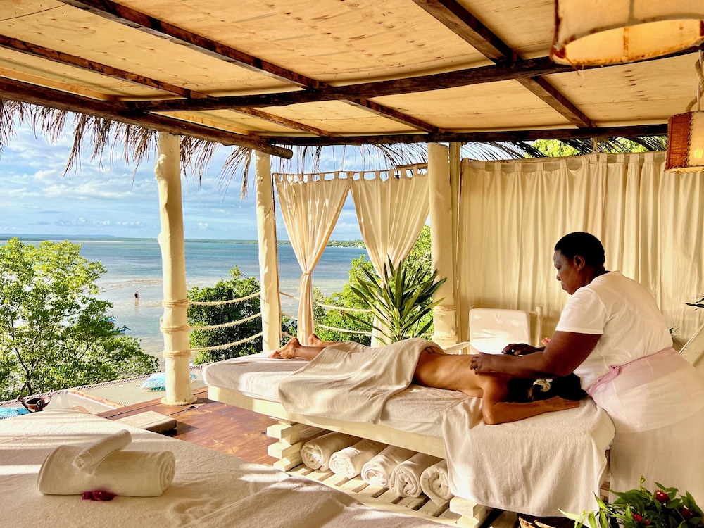 Rock and Sea Resort