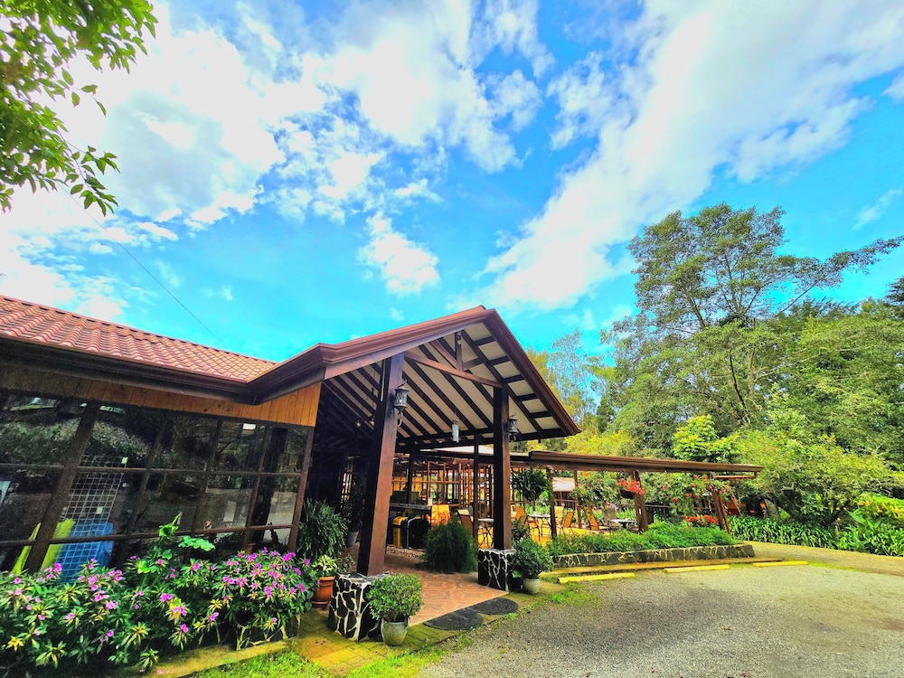 Hotel de Montaña Suria