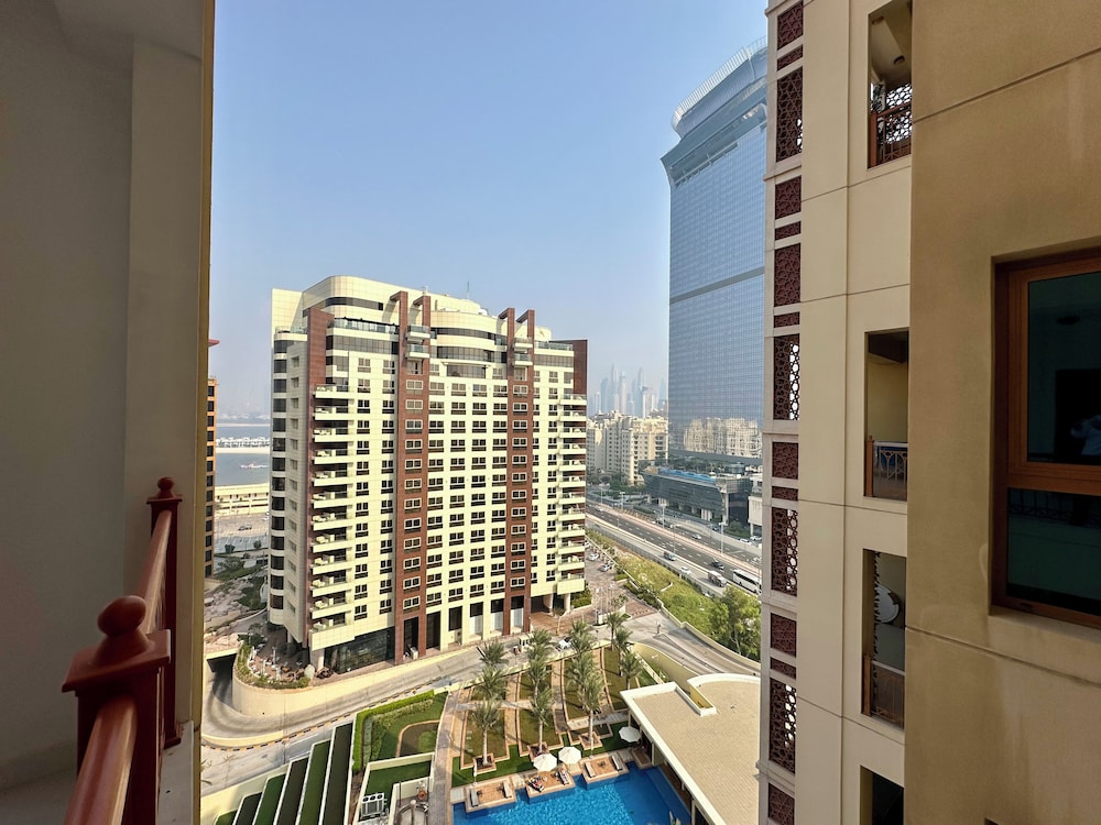 2BR Home with Waterfront views in Palm