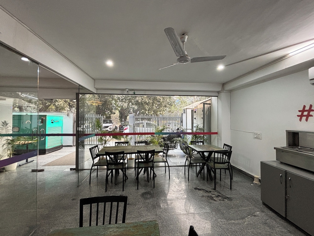 Housr Sector 43 Gurgaon Paras Hospital
