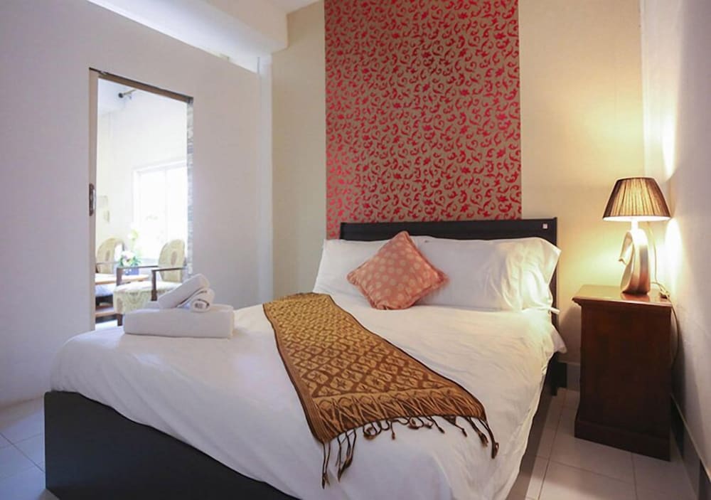 Phalaburi Resort by dreamhouse