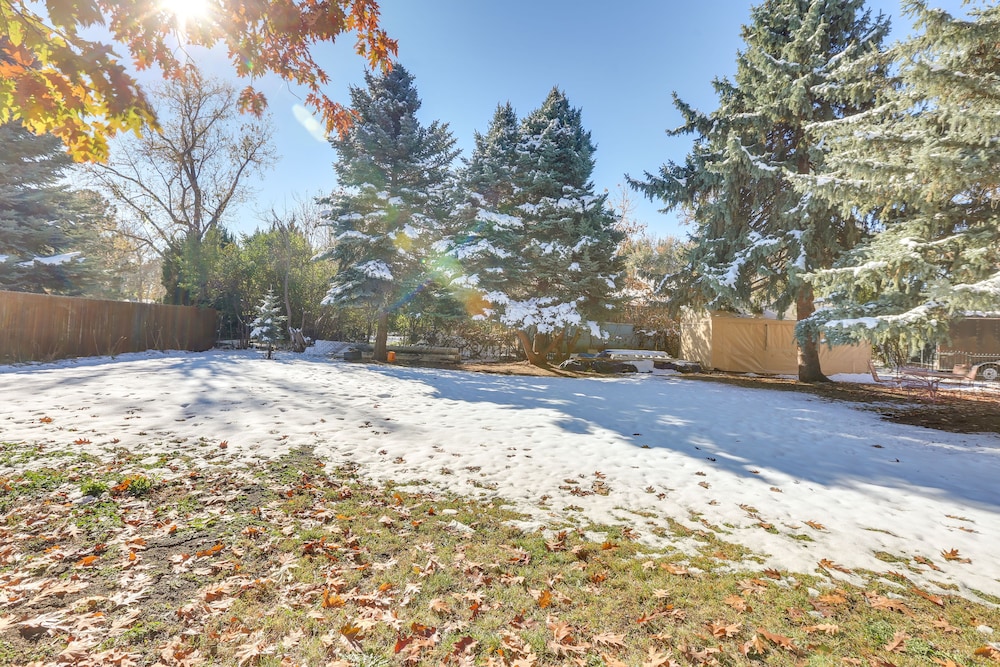 Lakewood Gem w/ Deck  7 Mi to Downtown Denver - Property Image 10
