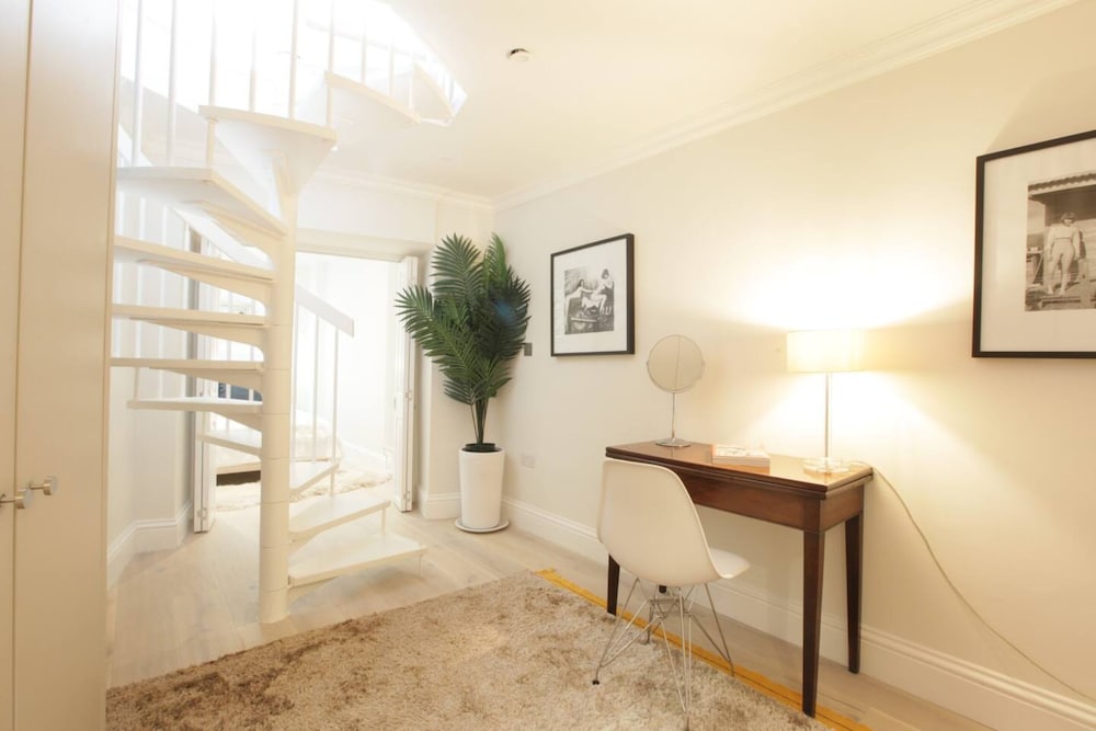Newly Refurbished 1 Bedroom in Vibrant Notting Hill