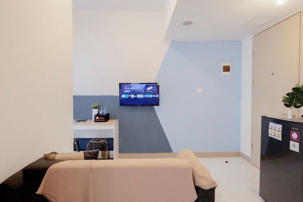 Blue Accent Minimalist 2Br At Tokyo Riverside Pik 2 Apartment